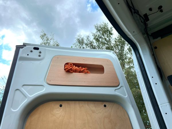 Trims with storage compartment for the right and left rear door, MB Sprinter