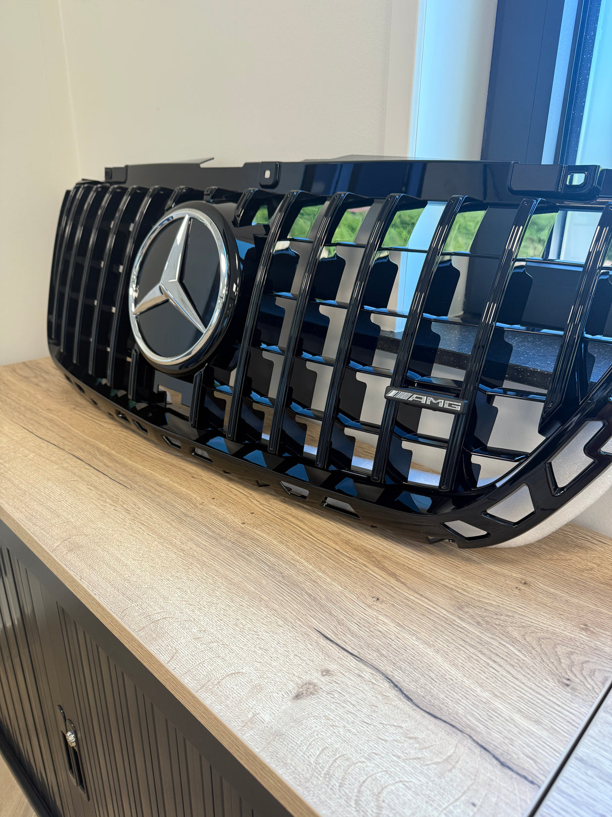 AMG Logo Sprinter 907 AMG Grill