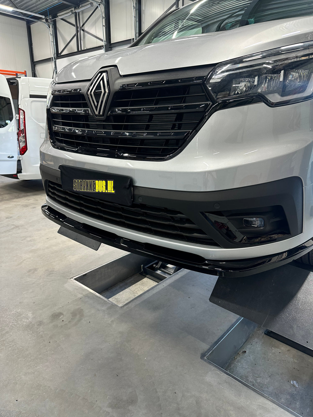 Front spoiler Renault Trafic 2022+