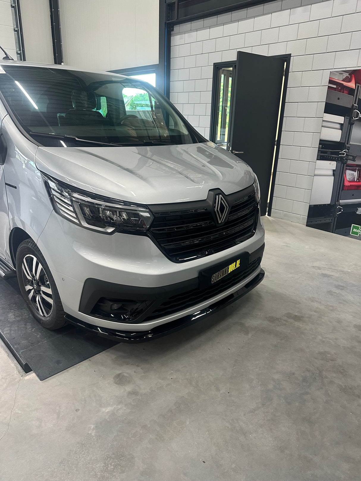 Front spoiler Renault Trafic 2022+